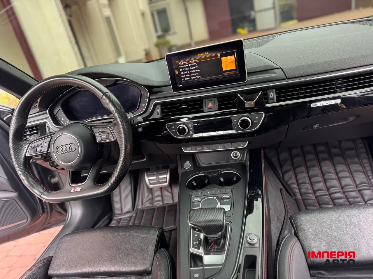 Audi A4 - фото 9