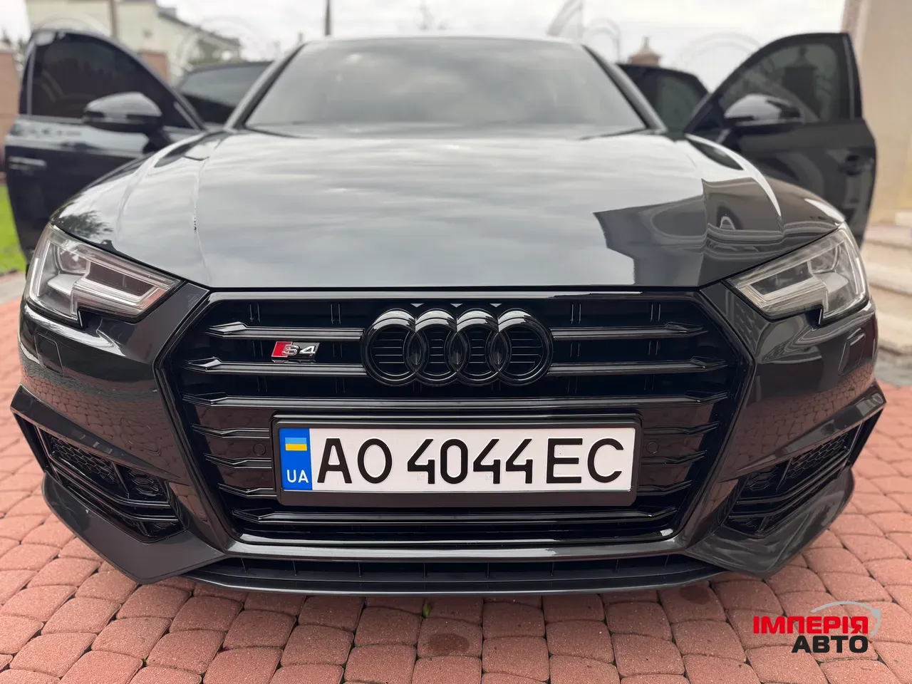 Audi A4 - фото 35