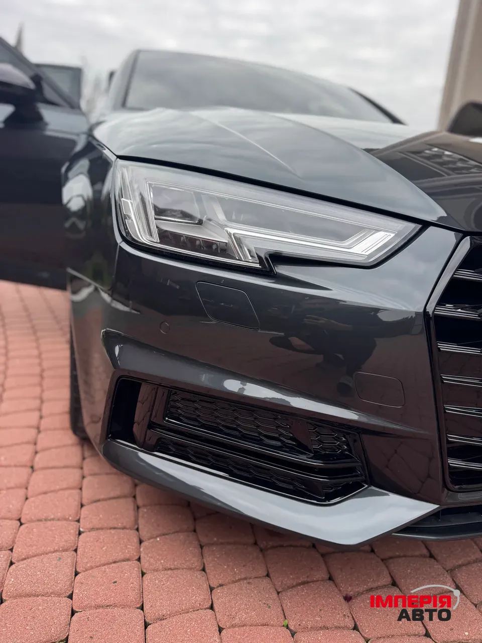 Audi A4 - фото 5