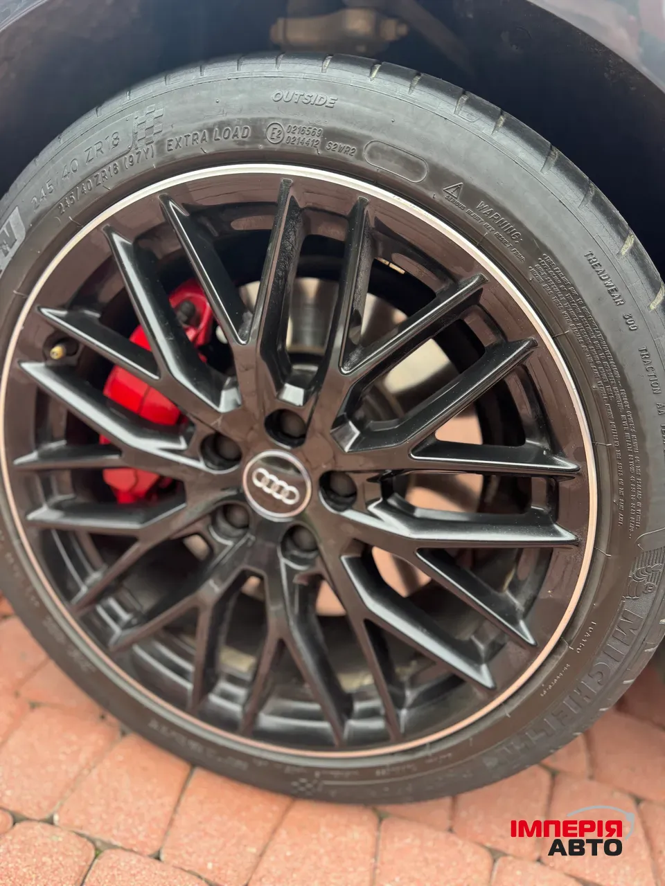 Audi A4 - фото 7