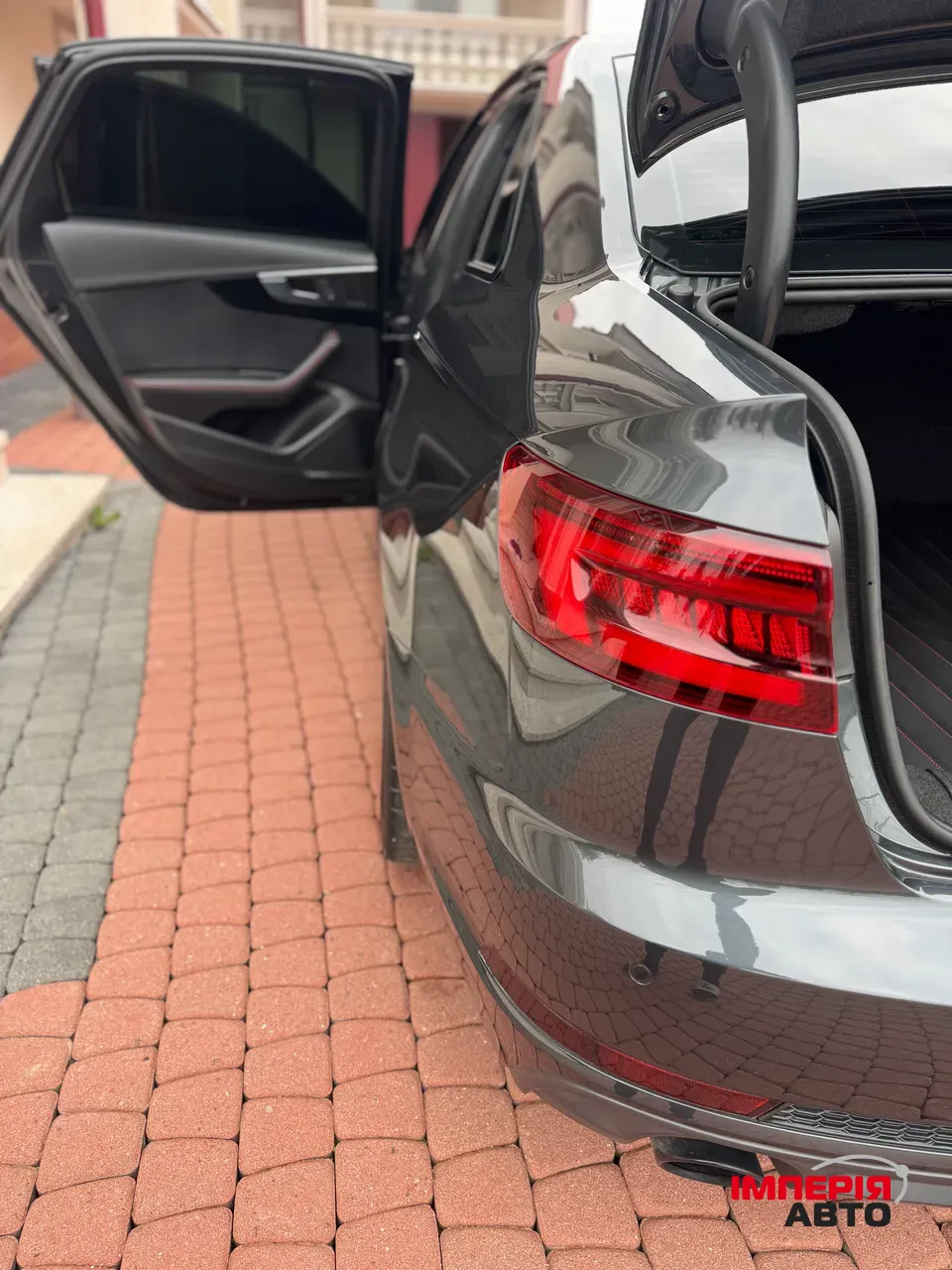 Audi A4 - фото 17