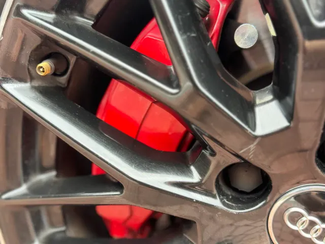 Audi A4 - фото 4