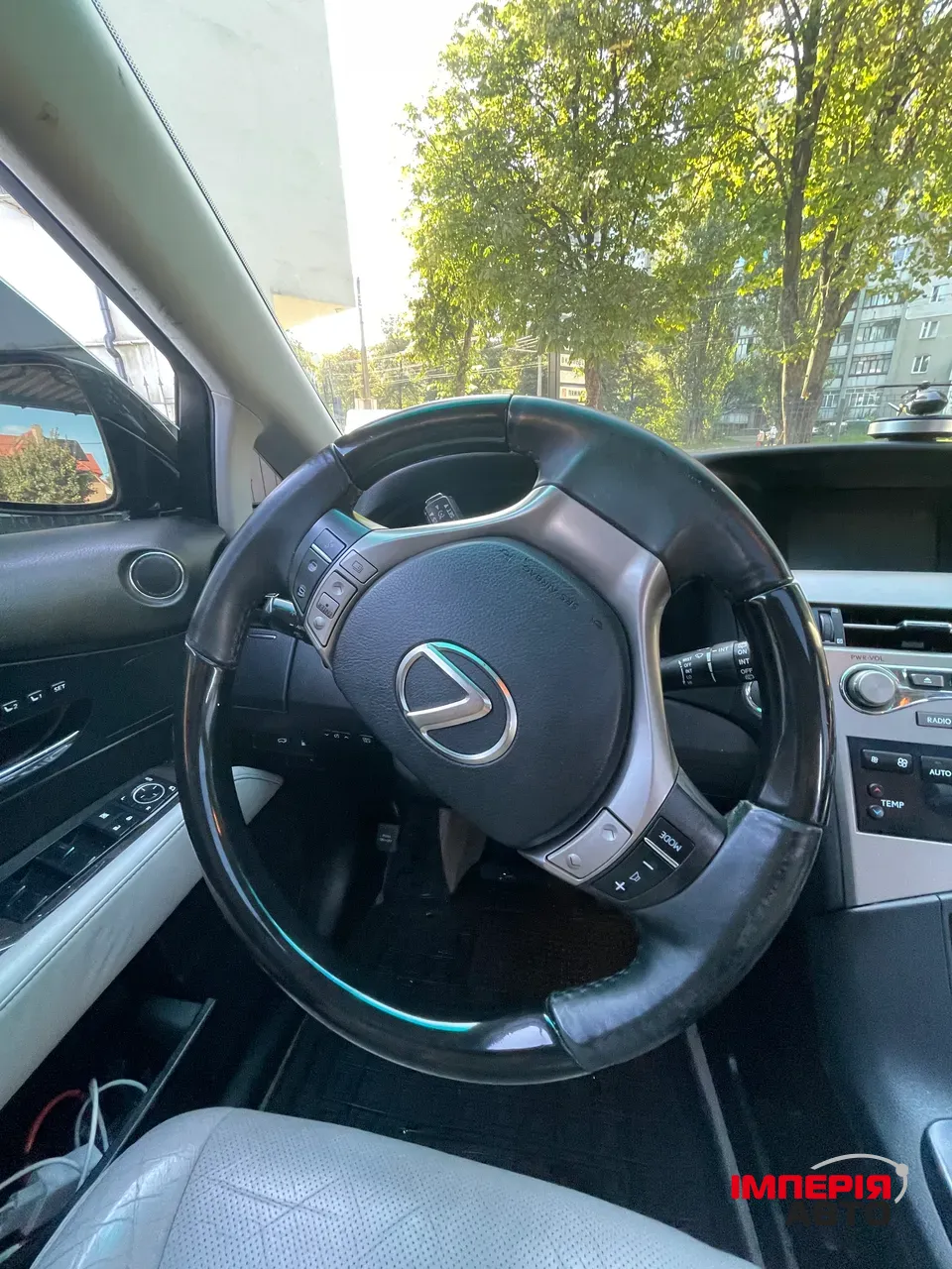 Lexus RX - фото 13