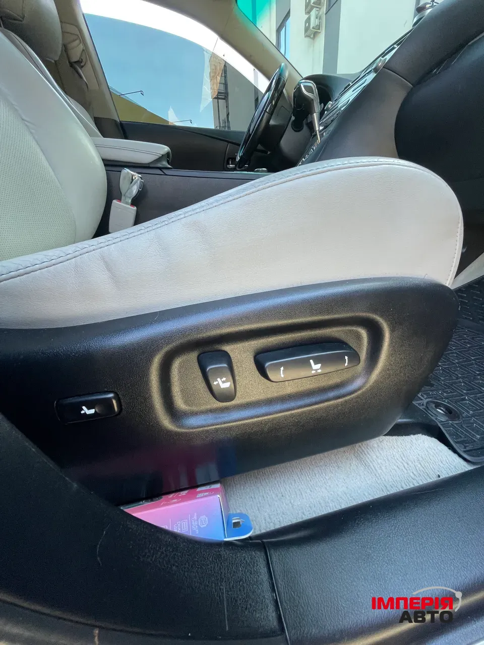 Lexus RX - фото 10