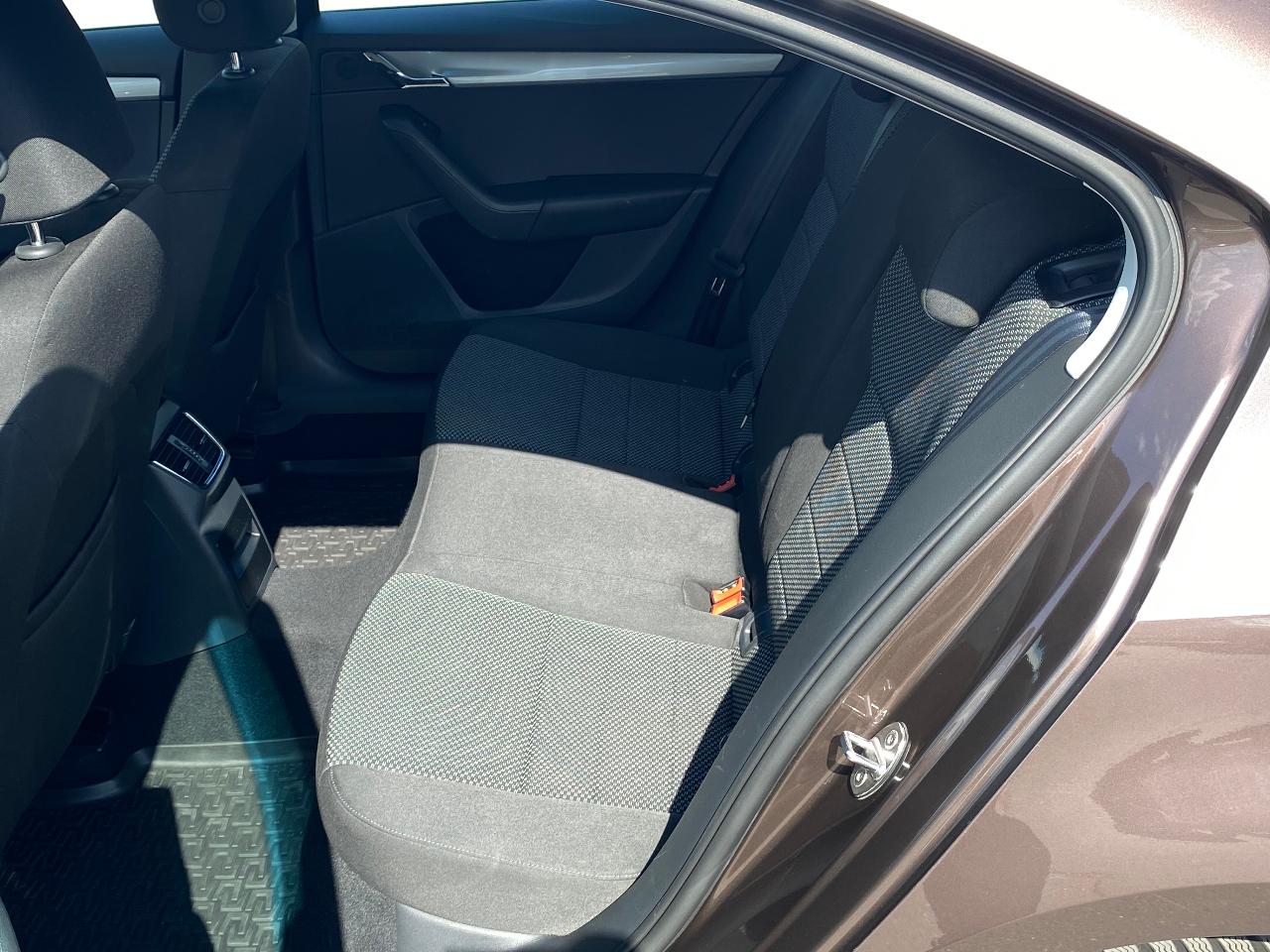 Skoda Octavia - фото 16