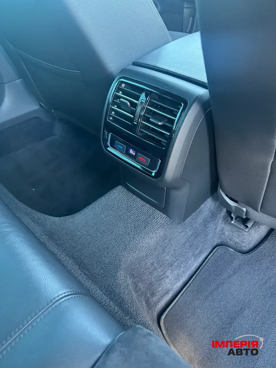 Volkswagen Passat - фото 7