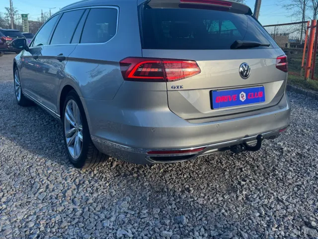 Volkswagen Passat - фото 1