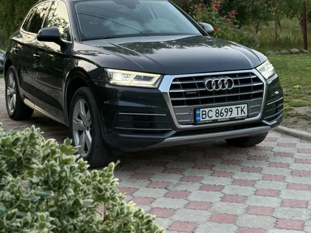 Audi Q5 - фото 1