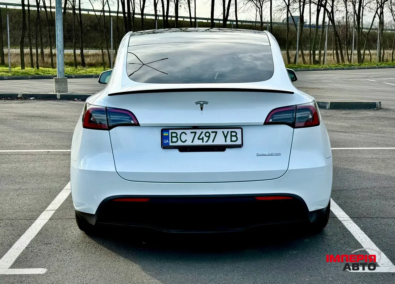 Tesla Model Y - фото 8