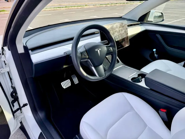 Tesla Model Y - фото 5