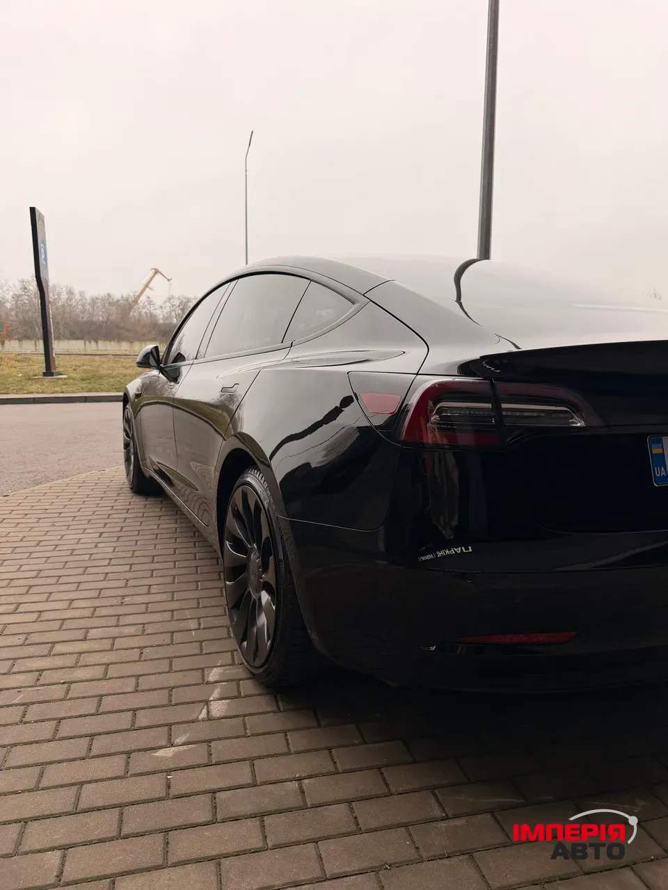 Tesla Model 3 - фото 5