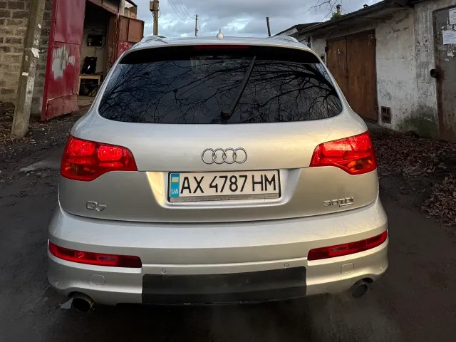 Audi Q7 - фото 3