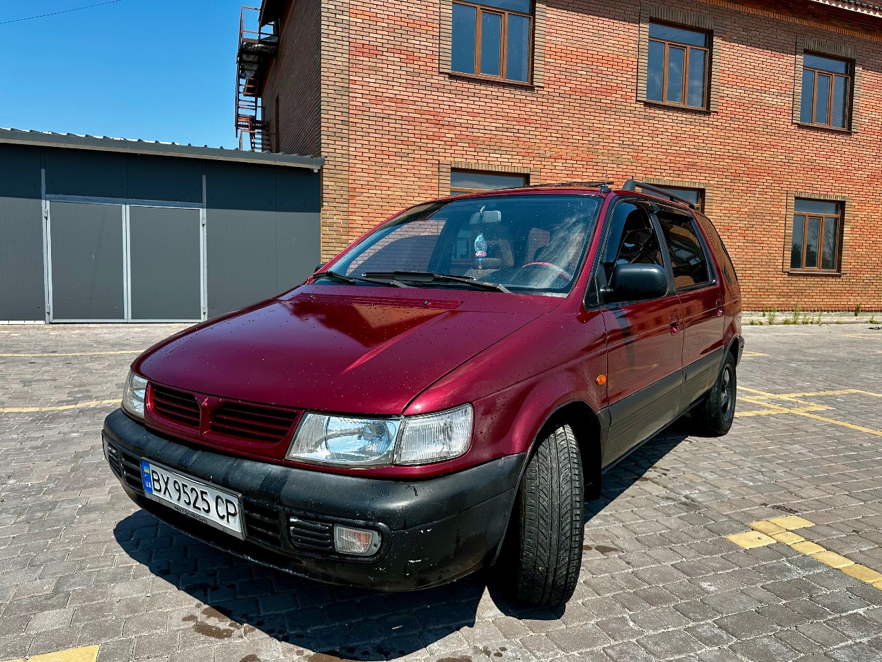 Mitsubishi Space Wagon - фото 10