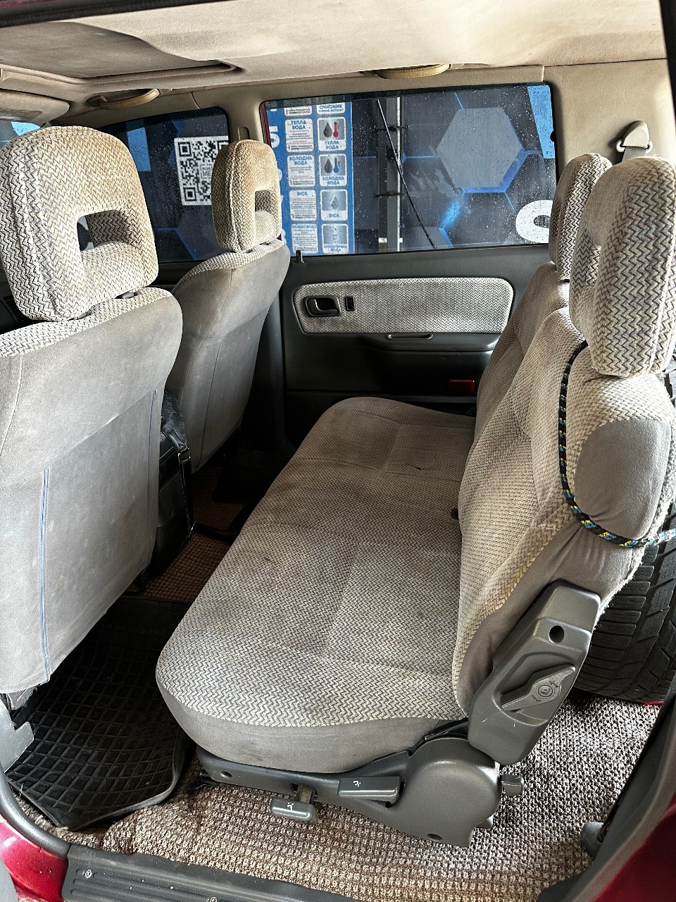 Mitsubishi Space Wagon - фото 2