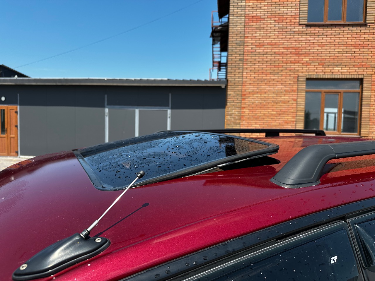 Mitsubishi Space Wagon - фото 13