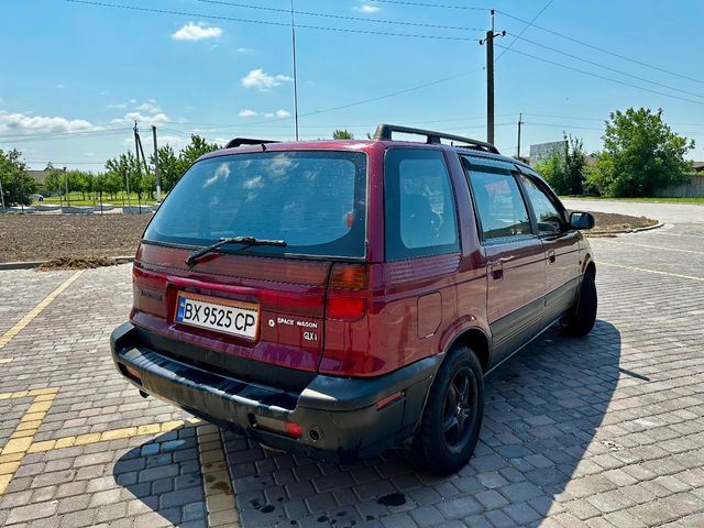Mitsubishi Space Wagon - зображення 3