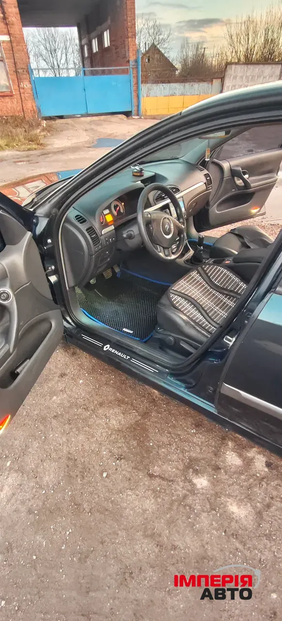 Renault Laguna - фото 4