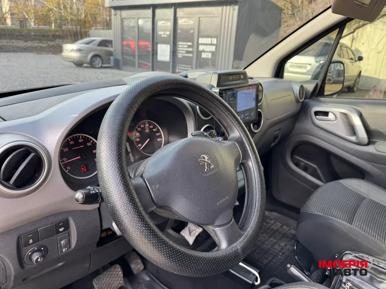 Peugeot Partner - фото 9