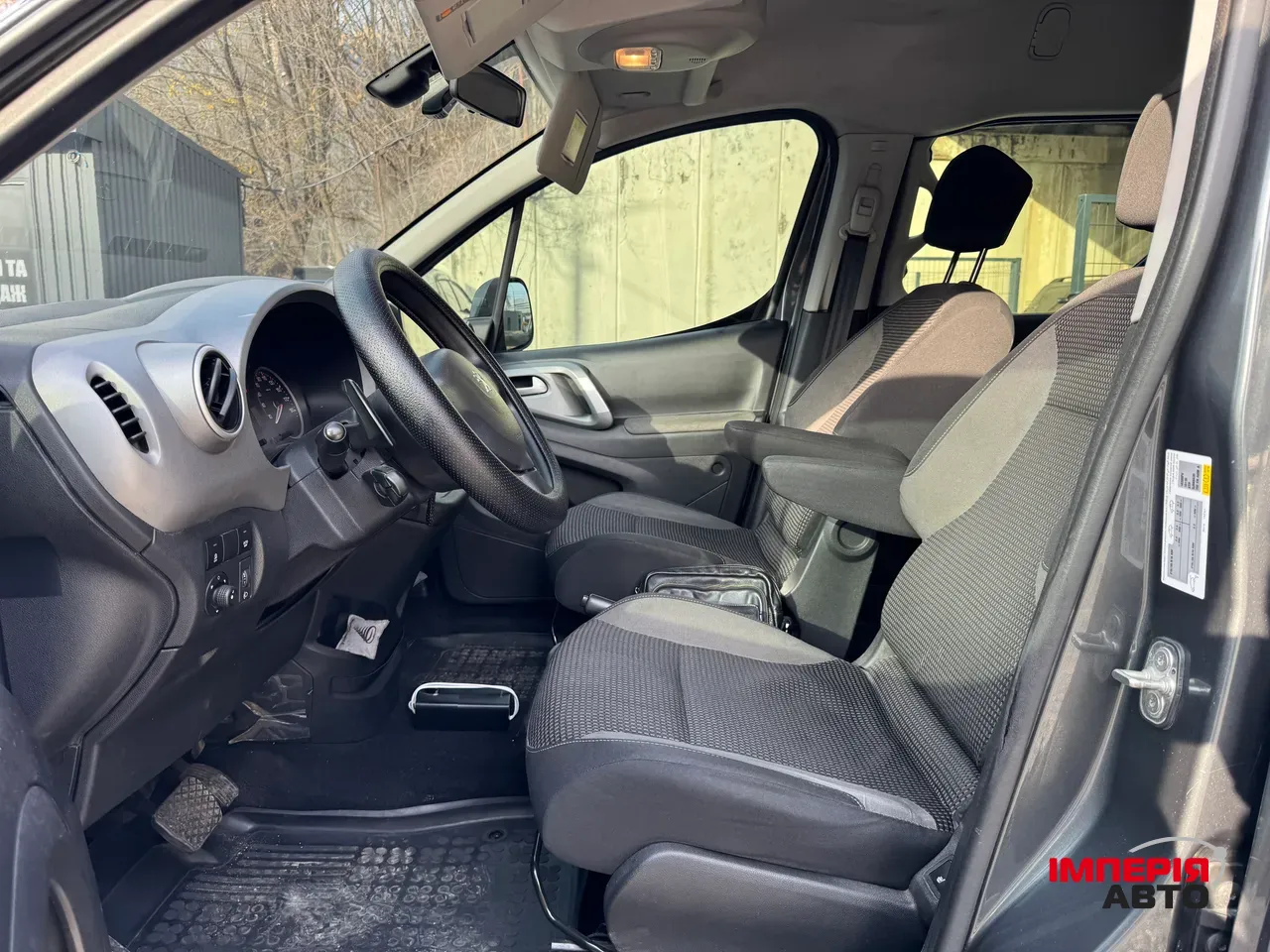 Peugeot Partner - фото 8