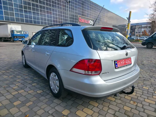 Volkswagen Golf - фото 4