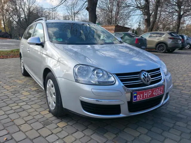 Volkswagen Golf - фото 1