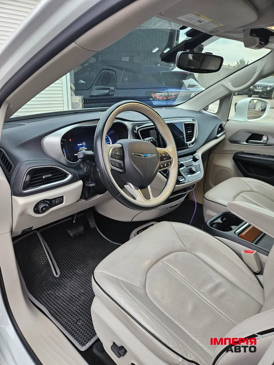 Chrysler Pacifica - фото 11