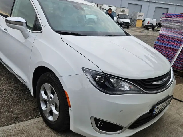 Chrysler Pacifica - фото 4