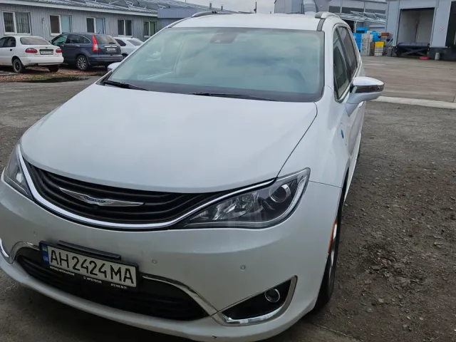 Chrysler Pacifica - фото 1