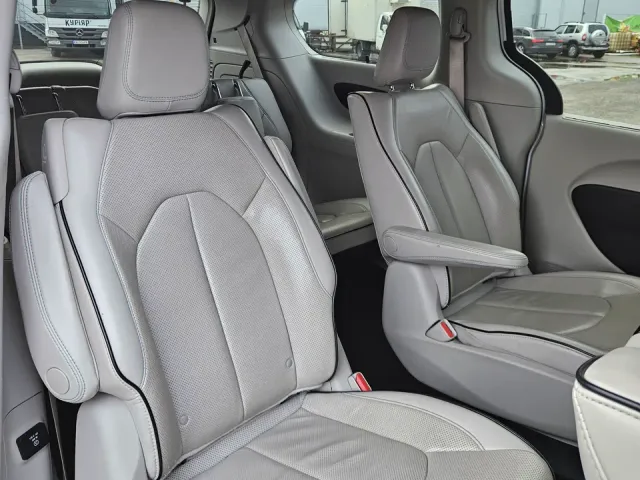 Chrysler Pacifica - фото 3