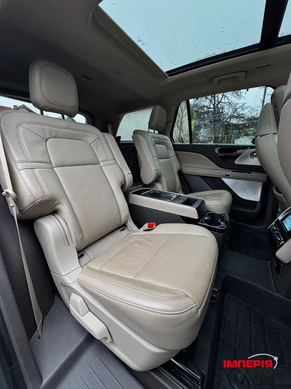 Lincoln Aviator - фото 16