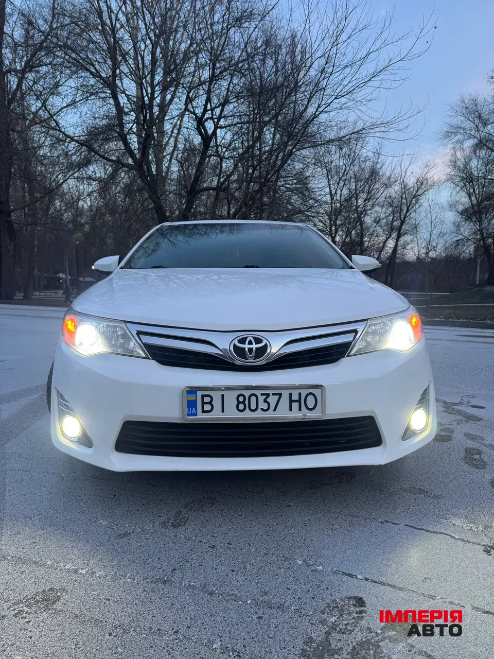 Toyota Camry - фото 2