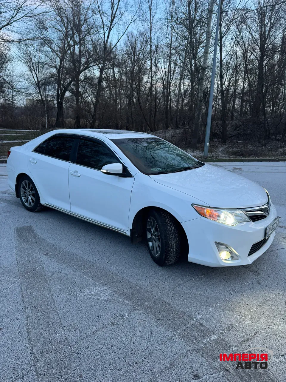 Toyota Camry - фото 3