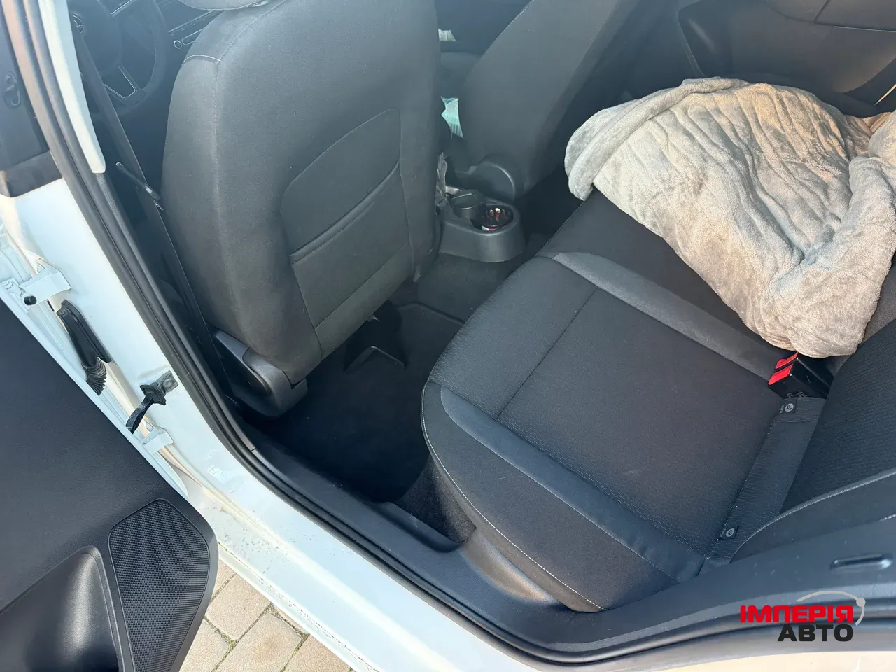 Skoda Rapid - фото 14