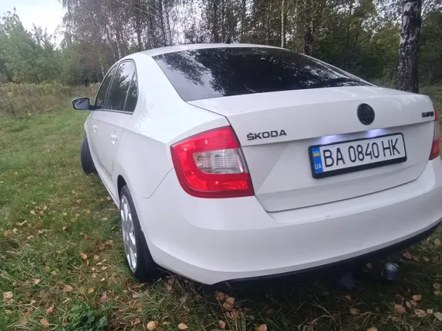 Skoda Rapid - фото 4