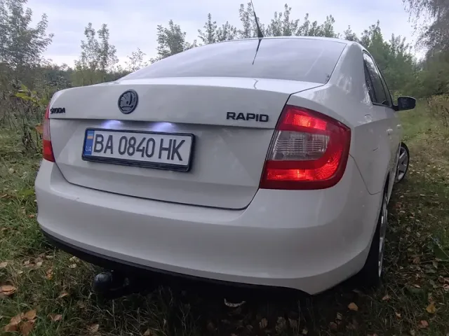 Skoda Rapid - фото 5