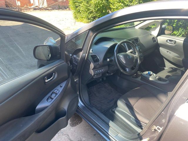 Nissan Leaf - фото 1