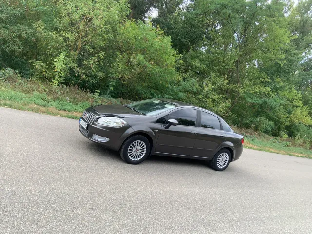 Fiat Linea - фото 4