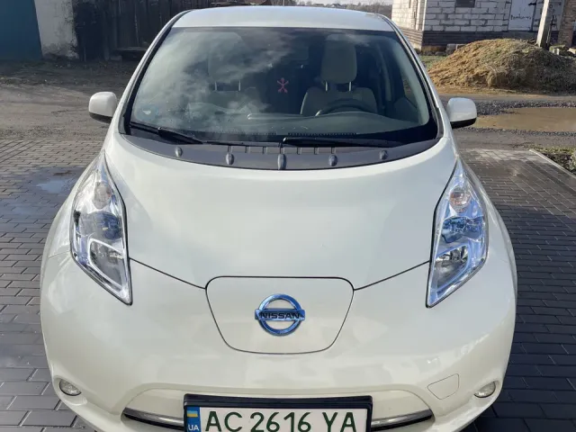 Nissan Leaf - фото 2