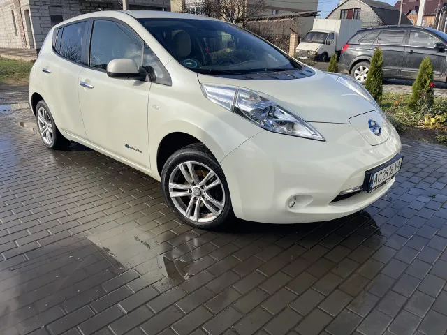Nissan Leaf - фото 1