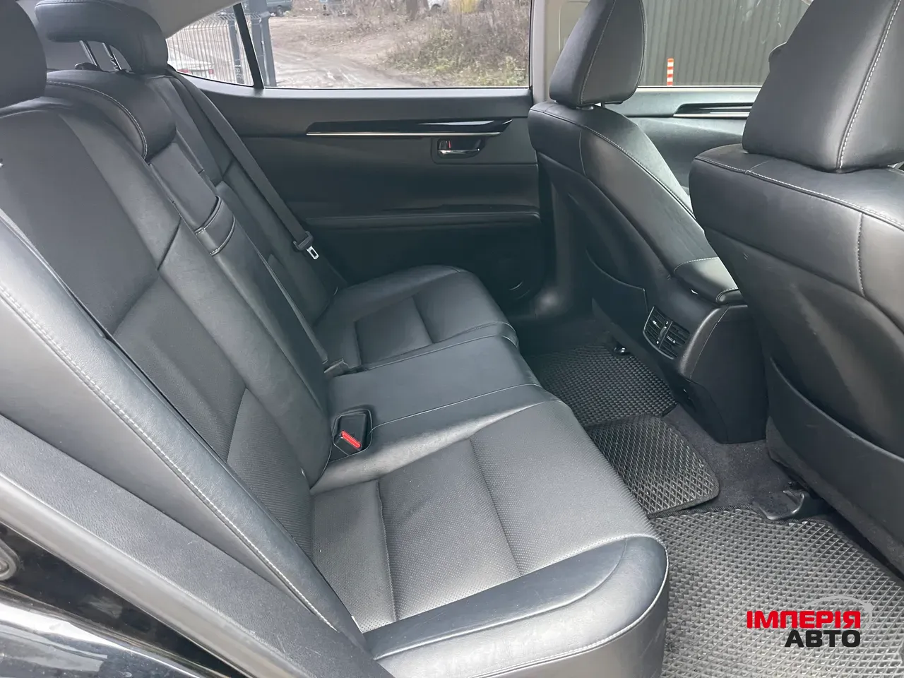 Lexus ES - фото 7