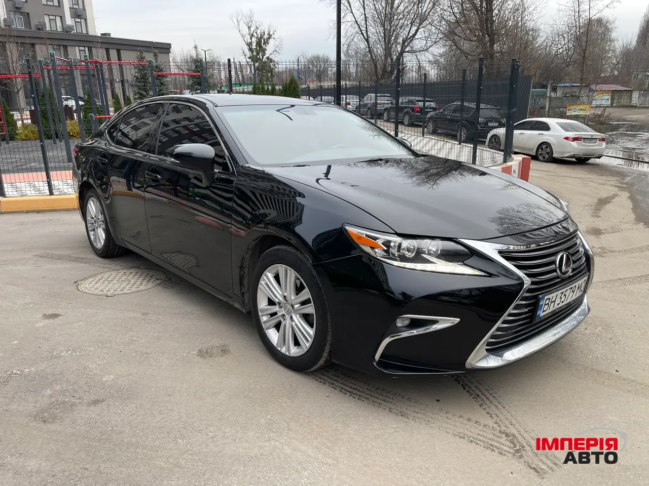 Lexus ES - фото 1