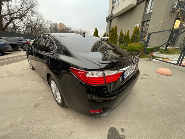 Lexus ES - фото 3