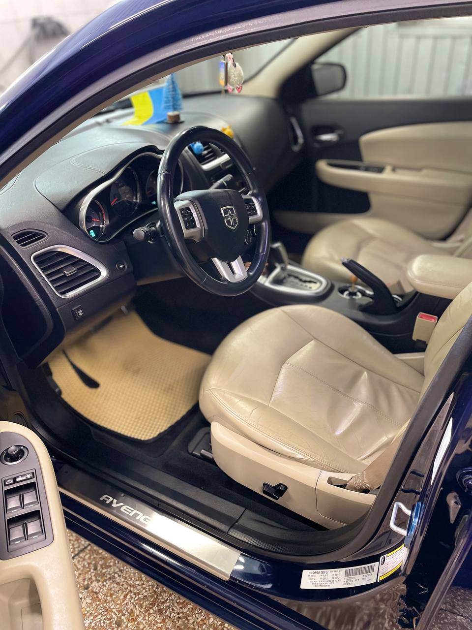 Dodge Avenger - фото 8