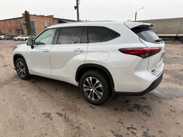 Toyota Highlander - фото 4