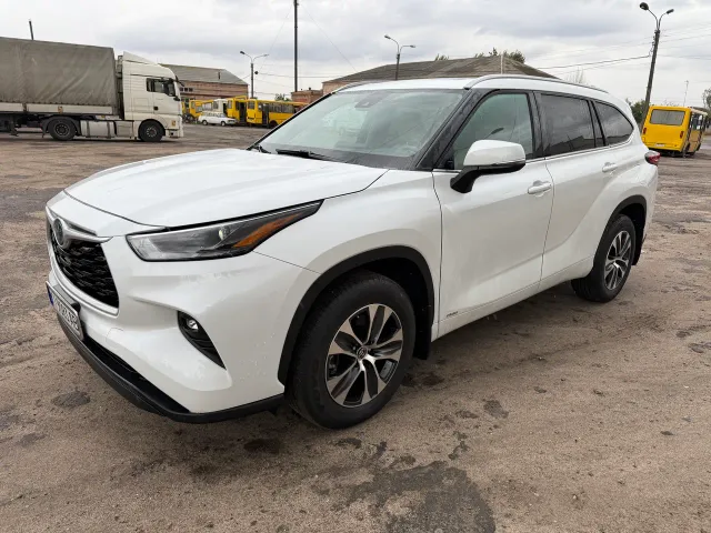 Toyota Highlander - фото 2