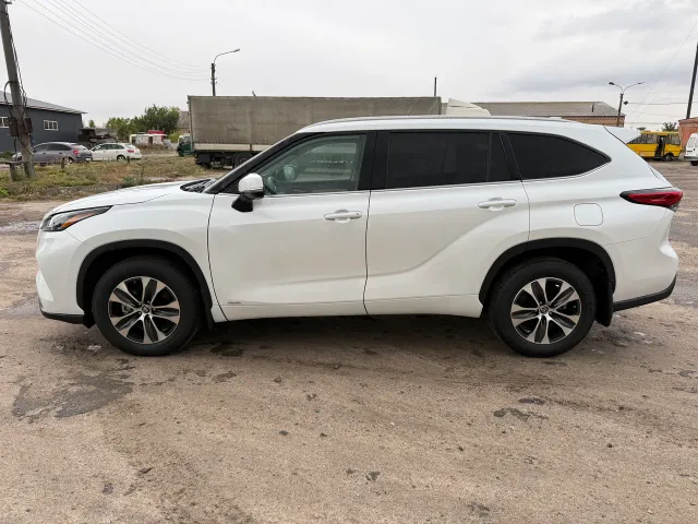 Toyota Highlander - фото 3