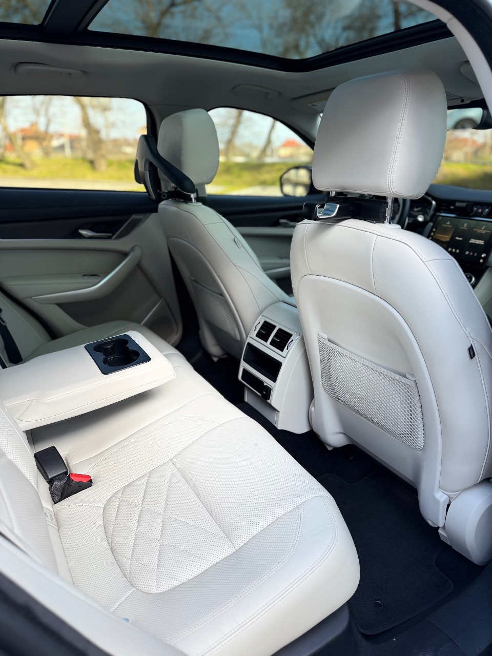 Jaguar F-Pace - фото 20