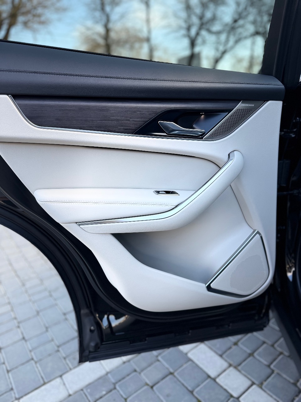 Jaguar F-Pace - фото 18