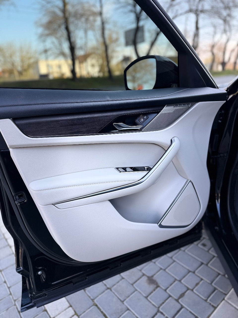 Jaguar F-Pace - фото 30