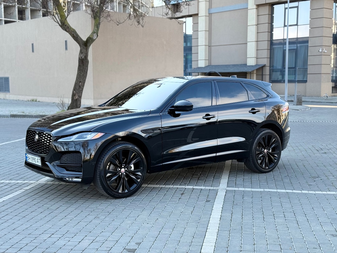 Jaguar F-Pace - фото 9